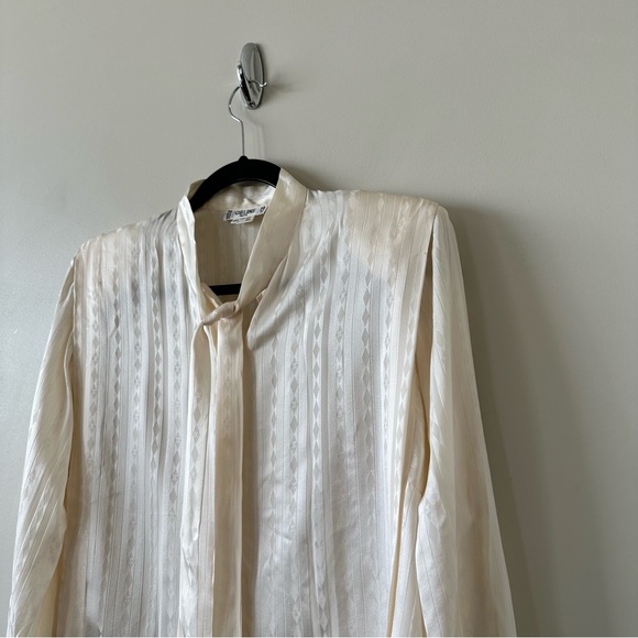 CELINE PARIS- Vintage Cream 100% Silk Pussy Bow Button Down Blouse (Size:40) - Picture 12 of 15